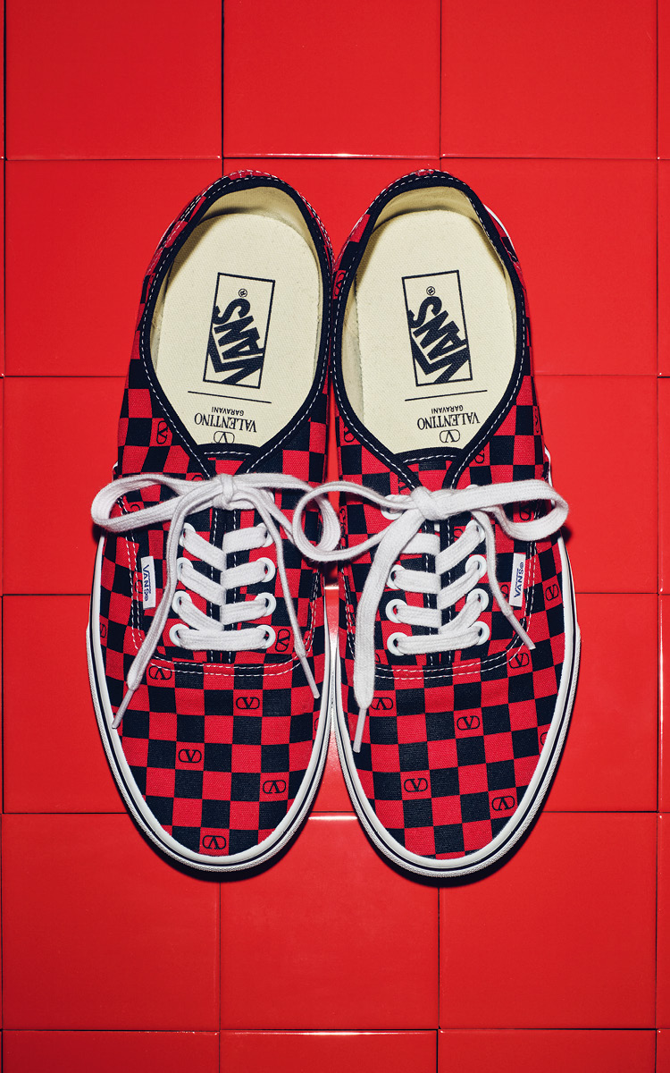 발렌티노로 물든 반스 어센틱