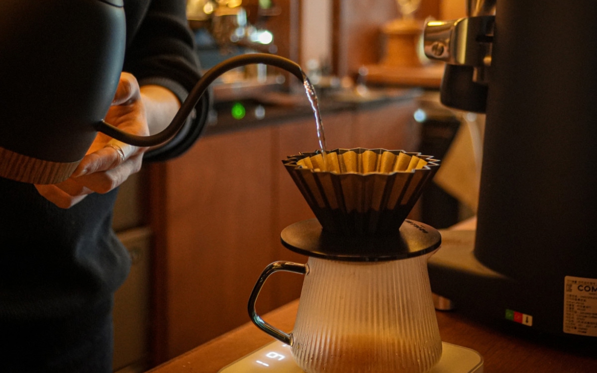에스프레소와는 다른 매력, 브루잉 커피를 맛볼 수 있는 신상 카페 5