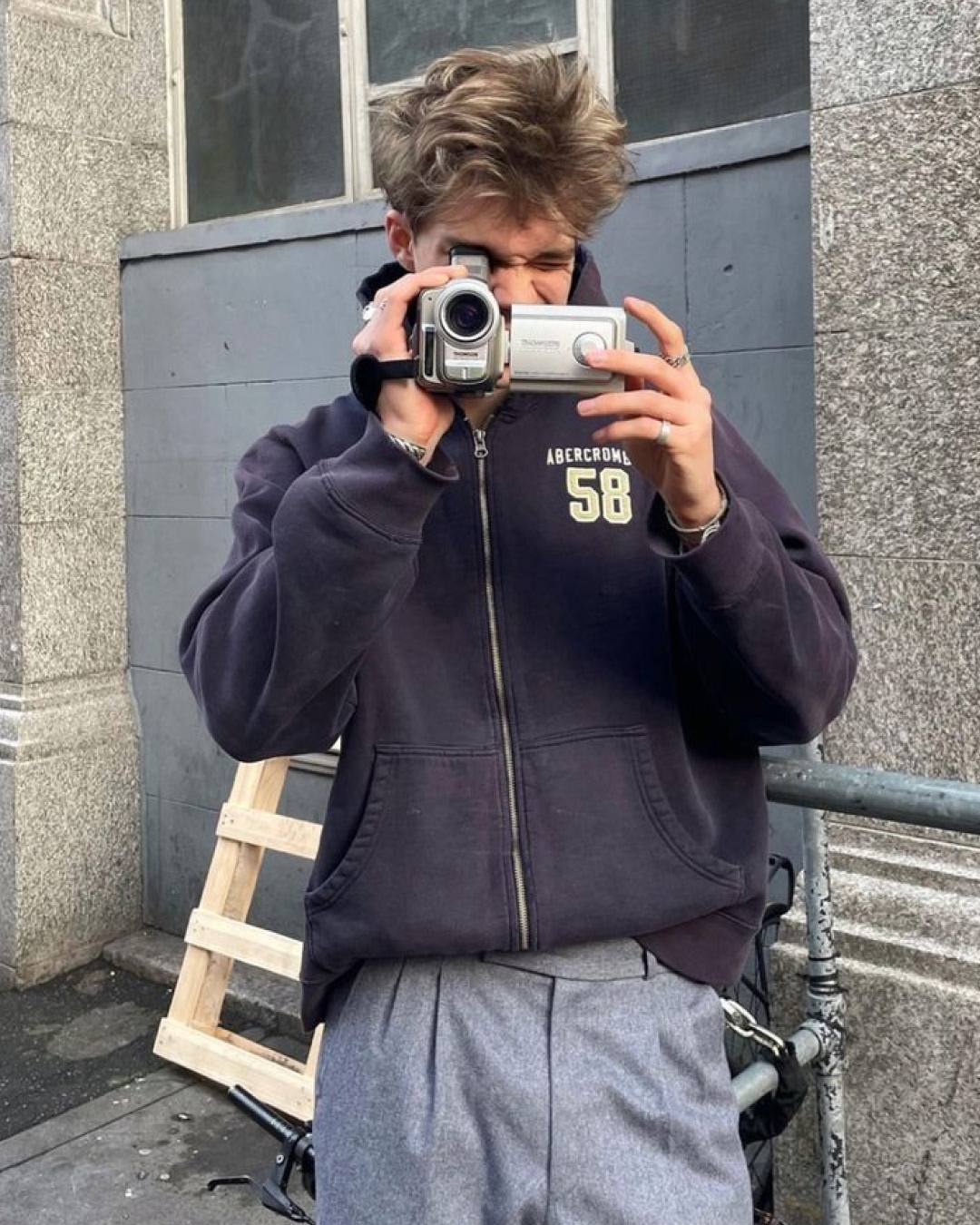 야상 말고 후드 집업이 진짜 간절기 효자 아이템입니다