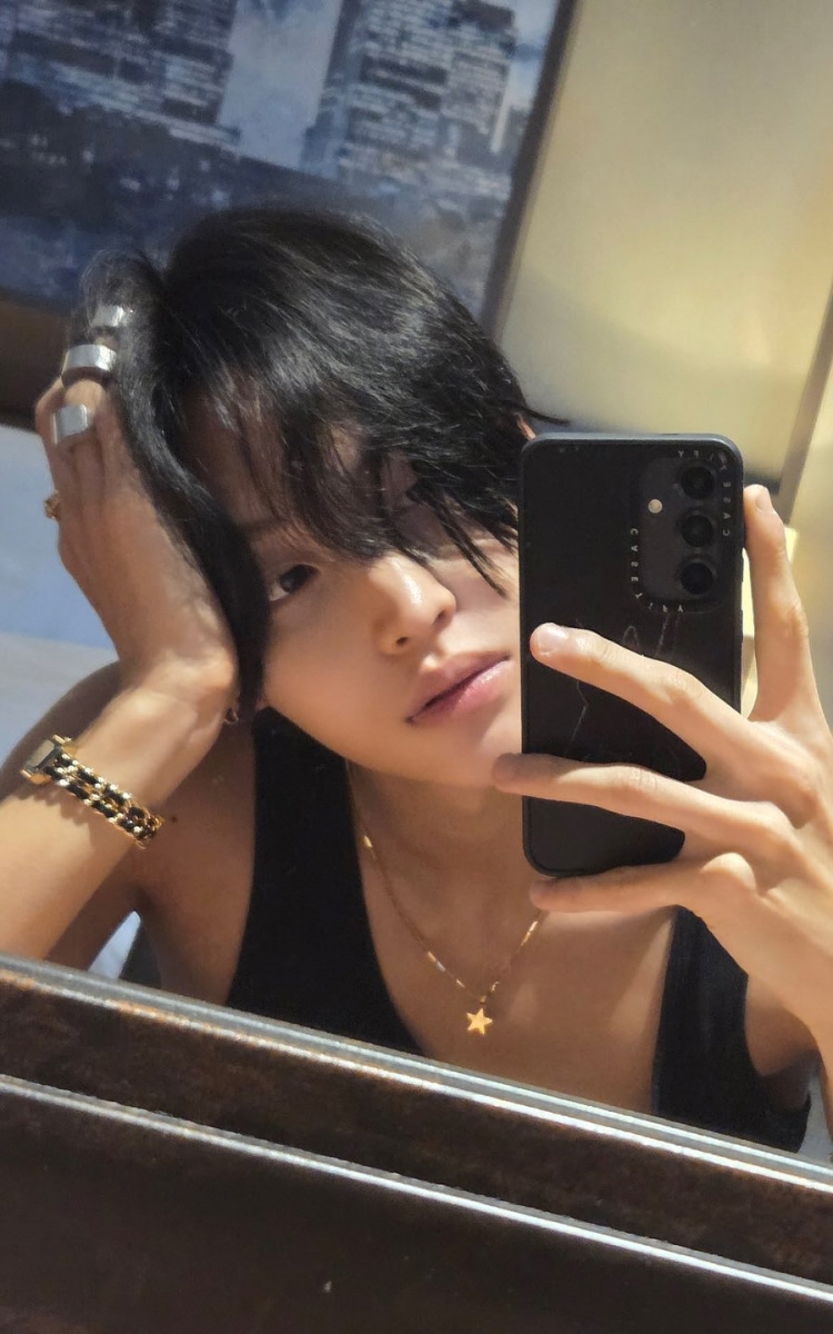 남자 셀럽이 즐겨 차는 '여자 시계'