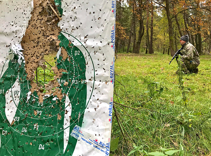 다크호스와 함께하는 표적 사격 연습. &copy; BENJAMIN BUSCH