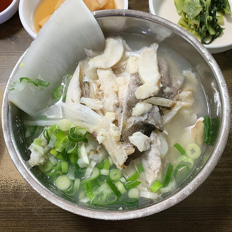 영진돼지국밥(@mozzzzi_lee)