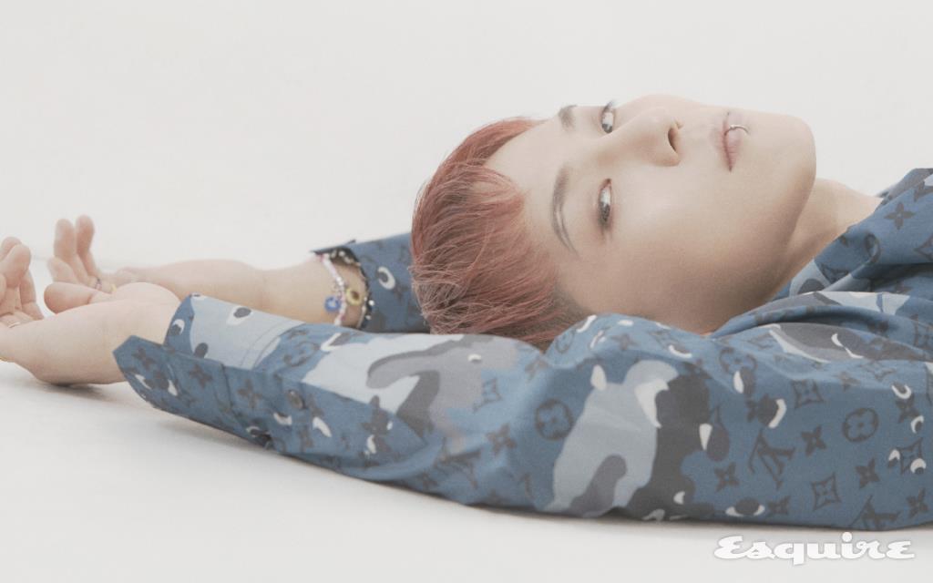 카무플라주 프린트의 DNA 셔츠 가격 미정 루이비통.