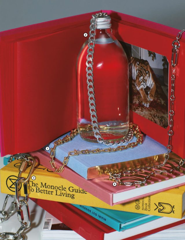 ❶ 18K 옐로 골드 체인 목걸이 가격 미정 티파니앤코.❷ 실버 체인 목걸이 123만5000원 보테가 베네타.❸ 실버 & 빈티지 골드빛 브라스 체인 목걸이 38만원 포트레이트 리포트.❹ 실버 체인 목걸이 가격 미정 루이비통.