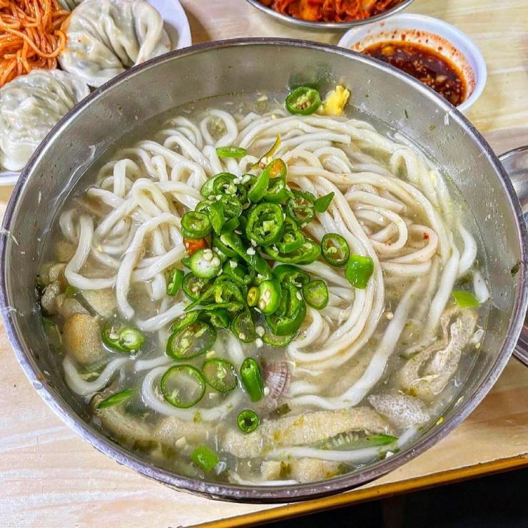 영일분식 @pig_wave