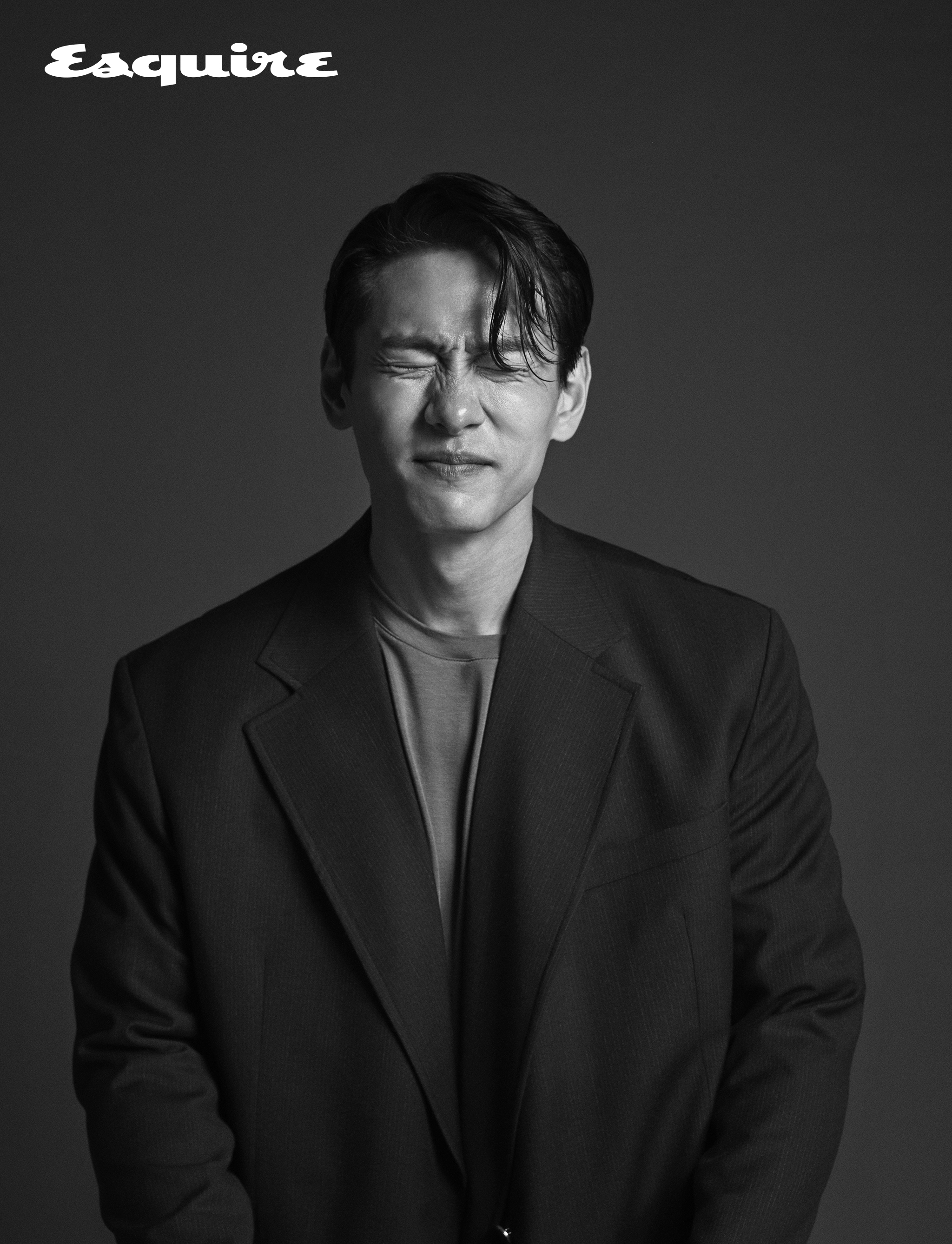 재킷, 티셔츠 모두 오디너리 피플.