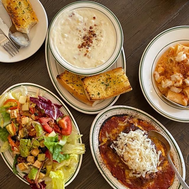 @leesfamouscafe