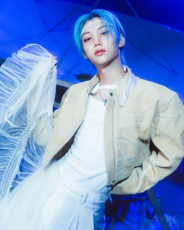@realstraykids