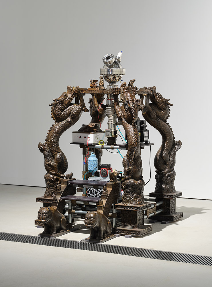 Stainless steel vaccum chamber, oil diffusion pump, rotary pump, heat exchanger, condenser, hydrogen, water pump, high voltage power supply, mixed media 150x120x170cm, Courtesy of the artist and Ulsan Art Museum.