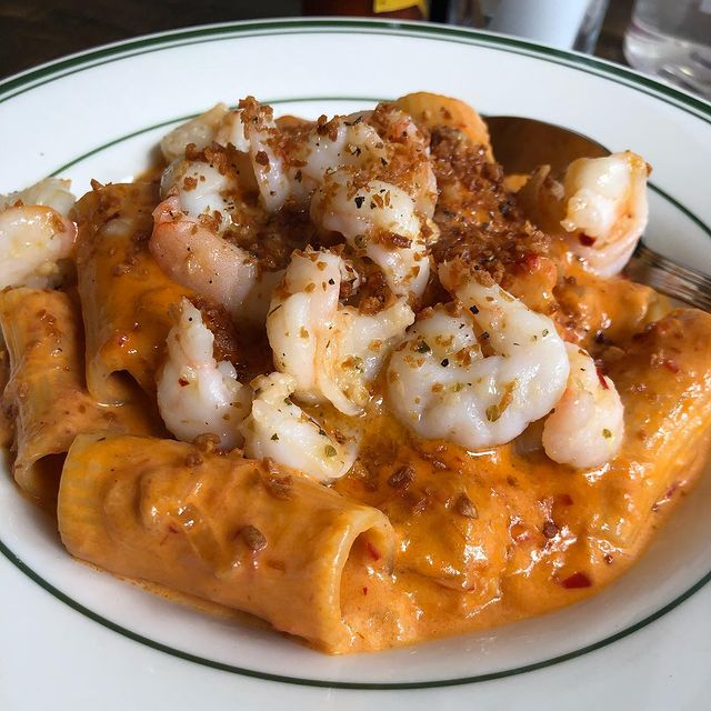 @leesfamouscafe
