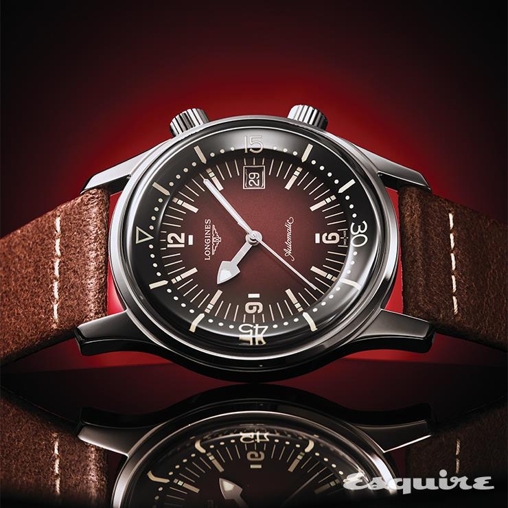 42mm 스테인리스스틸 케이스의 레전드 다이버 워치 320만원 론진.