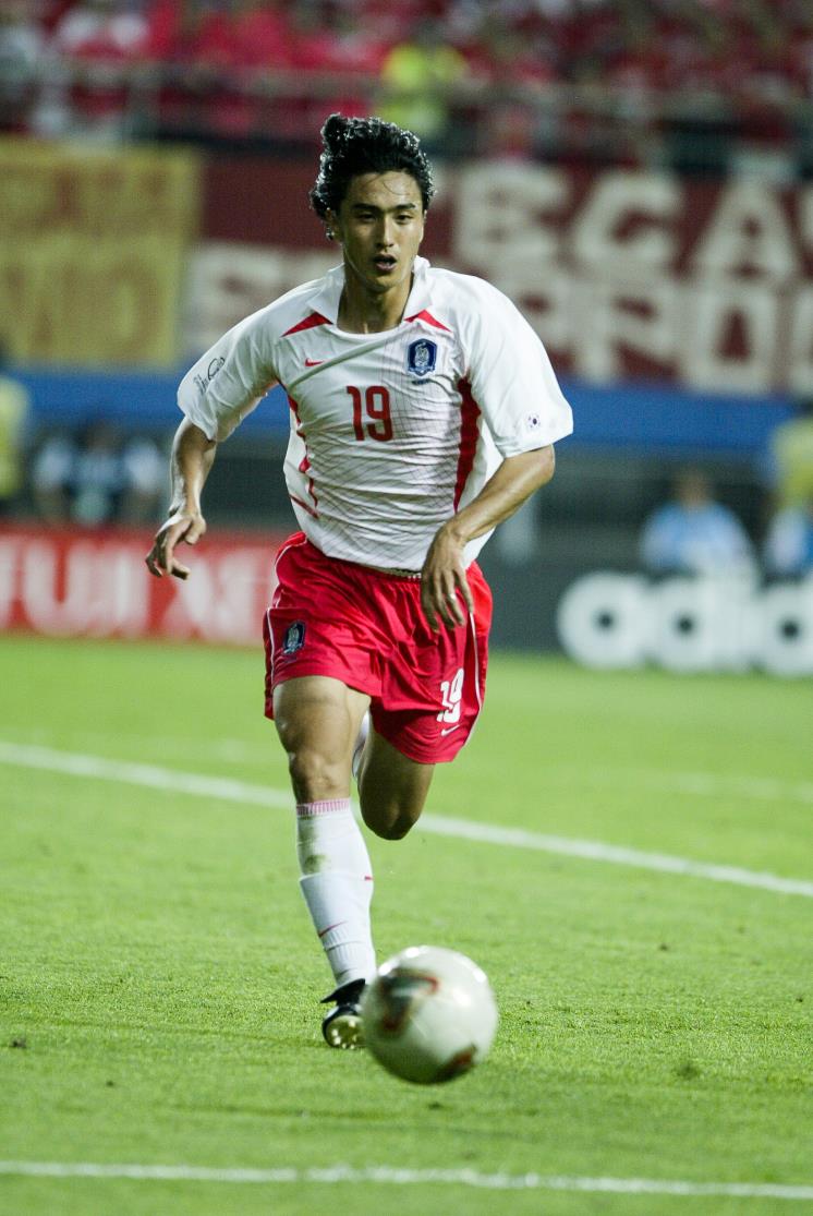 DAEJEON, SOUTH KOREA - JUNE 18: Ahn Jung Hwan of South Korea in action during the World Cup round 16 match between South Korea (2) and Italy (1) at the Daejeon World Cup Stadium on June 18, 2002 in Daejeon, South Korea. (Photo by Simon Bruty/Anychance/Getty Images)