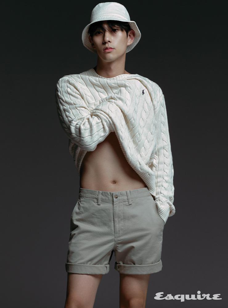 케이블 스웨터 23만9000원, 코튼 쇼츠 15만9000원, 버킷 해트 9만9000원 모두 폴로 랄프 로렌.