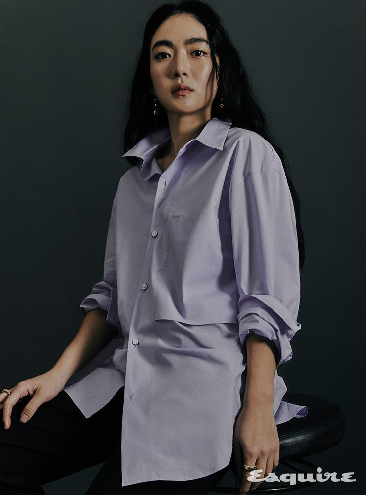 포켓 디테일 셔츠, 울 슬랙스 모두 타임옴므.