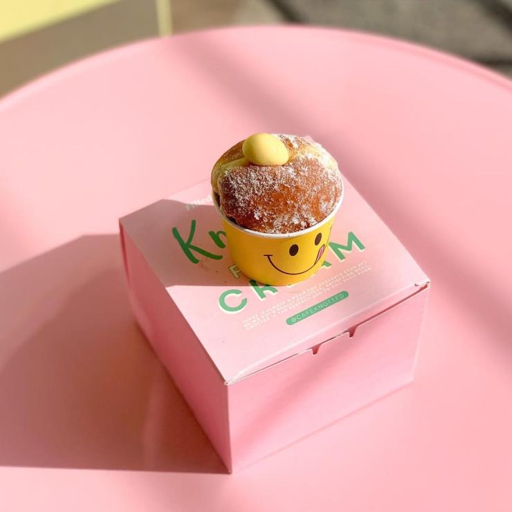 @cafeknotted