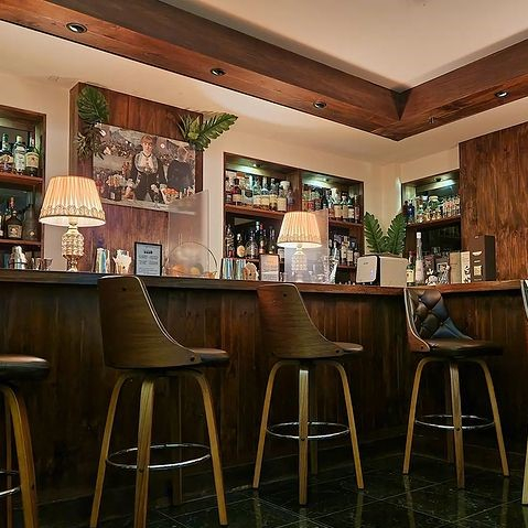 @bar_four_chairs_mapo