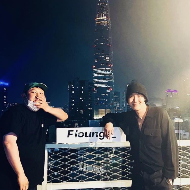 @flounge__