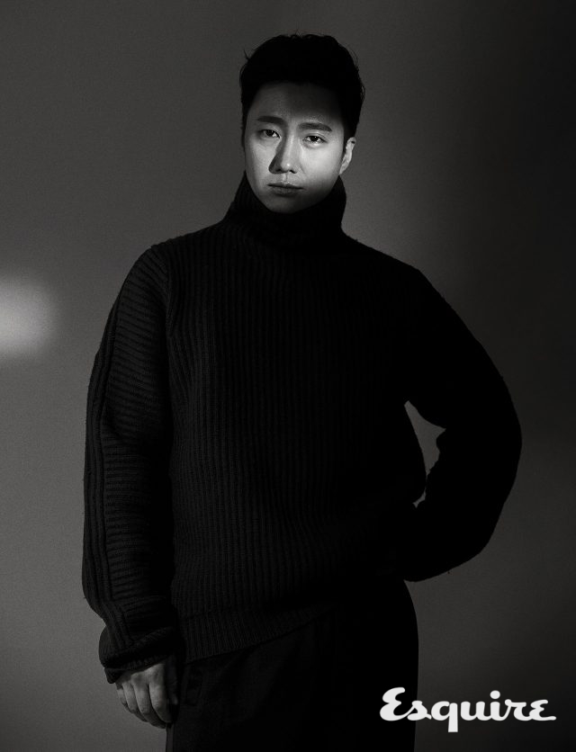 터틀넥 니트 아크네 스튜디오. 바지 오디너리 피플.