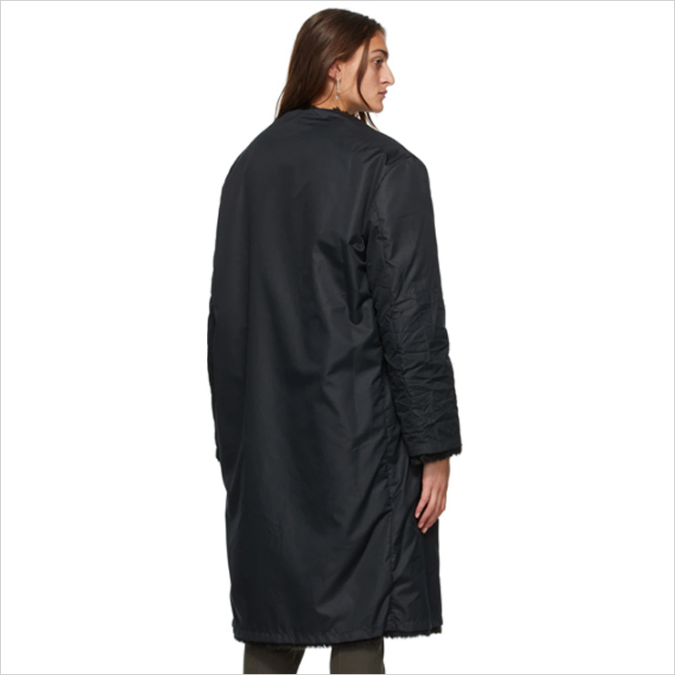 라프시몬스 리버시블 블랙 페이크퍼 라보 코트, $3,280 USD