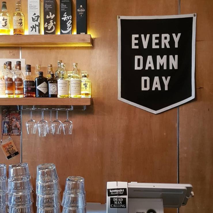 Kompakt record bar @___yeonyu