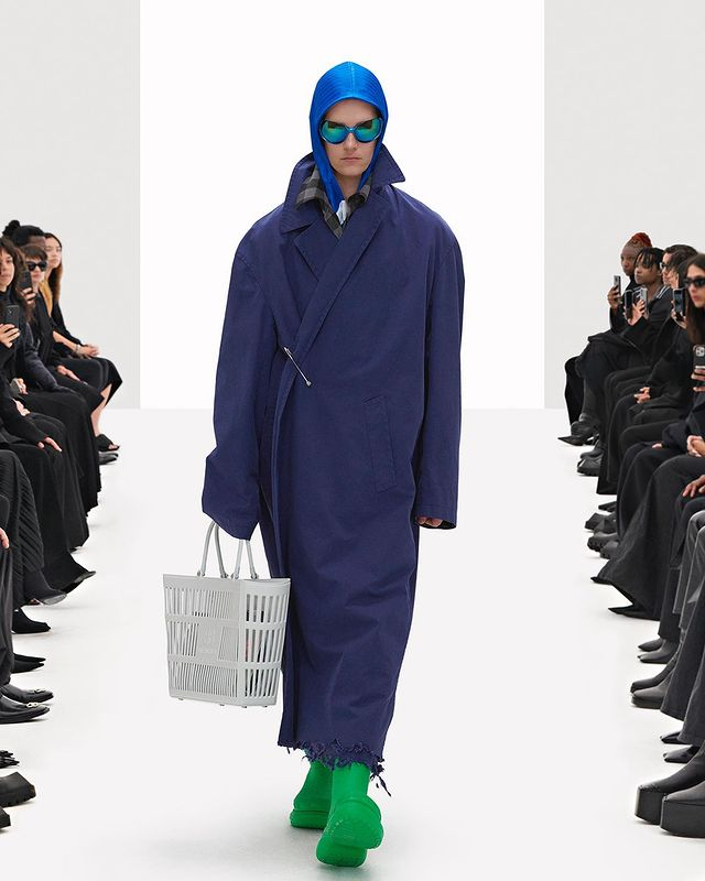 BALENCIAGA