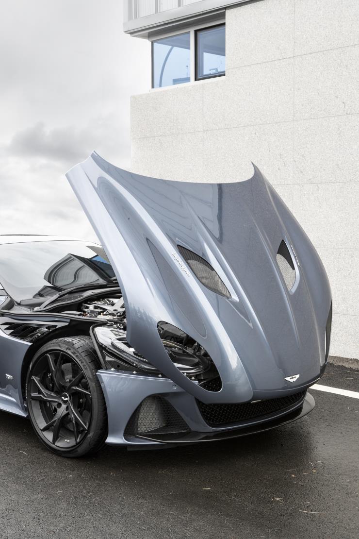 Aston MartinㅣDBS Superleggera