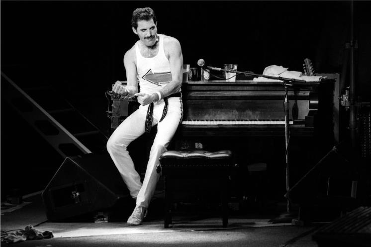 @freddiemercury