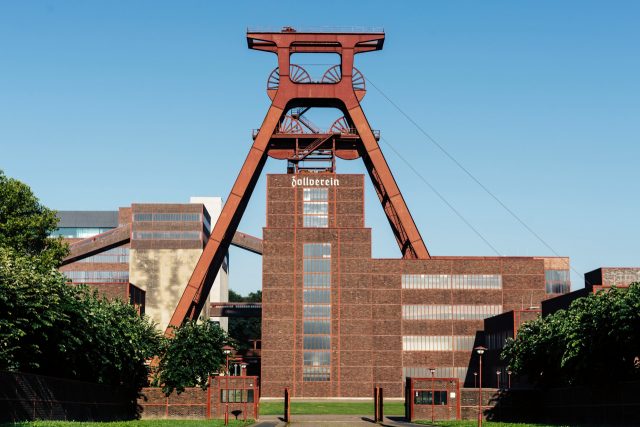 Zeche Zollverein Fördergerüst Schacht XII / Zollverein Coal Mine Industrial Complex Pocket XII (1928–1932), Architekten / architects: Fritz Schupp, Martin Kremmer Photo: © Tillmann Franzen, tillmannfranzen.com