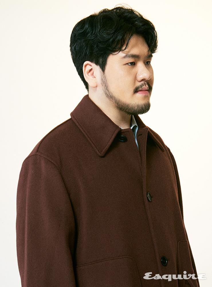 버건디 오버 코트 msgm by G 494 옴므 플러스. 셔츠 스타일리스트 소장품.