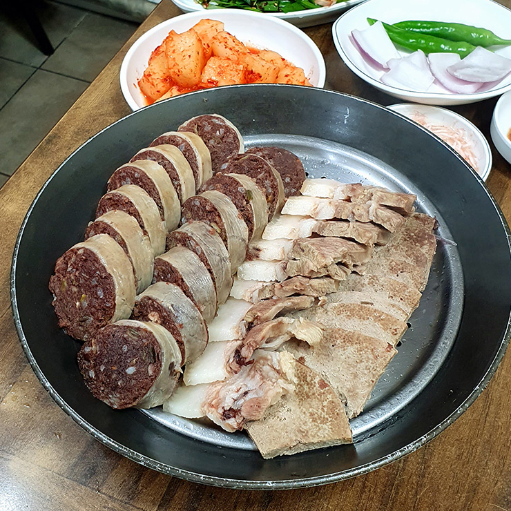 가마솥족발순대국