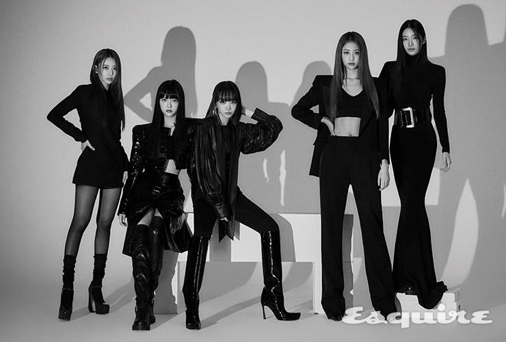 (사쿠라) 드레스 발렌티노. 슈즈 세르지오 로시. 이어링 포트레이트 리포트. (은채) 재킷, 팬츠 모두 돌체앤가바나. 슈즈 지미추. 톱 스타일리스트 소장품. (채원) 블라우스 YCH. 팬츠, 이어링 모두 돌체앤가바나. 부츠 스포트막스. (윤진) 재킷, 팬츠, 슈즈 모두 생 로랑 by 안토니 바카렐로. 톱 스타일리스트 소장품. (카즈하) 드레스, 슈즈 모두 생 로랑 by 안토니 바카렐로. 벨트 구찌.