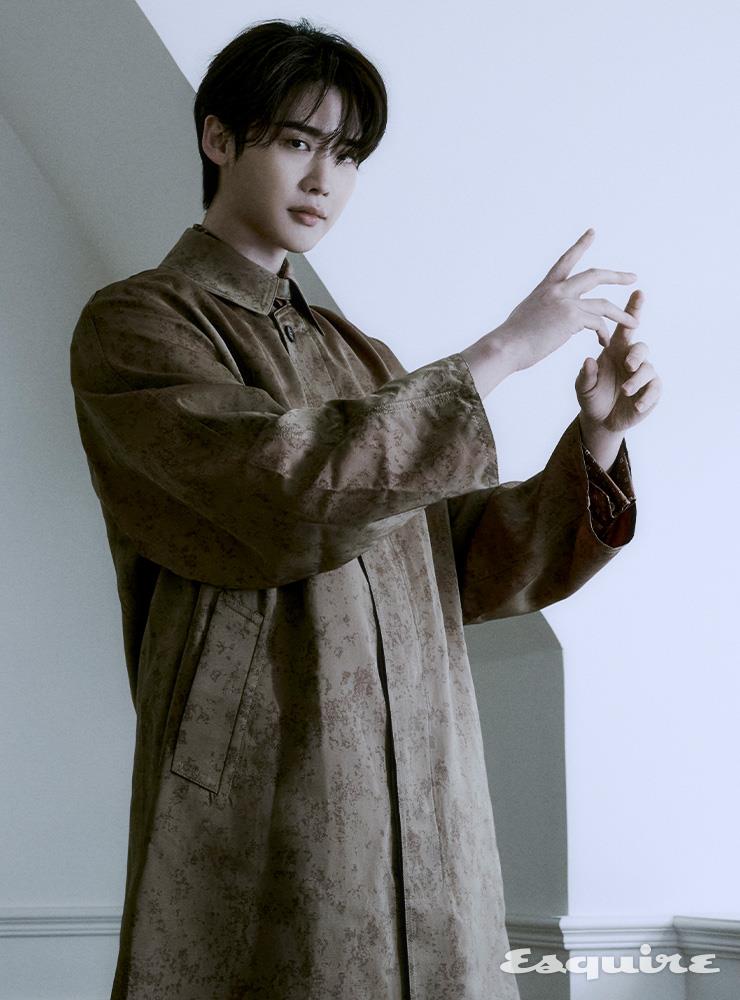 코트, 셔츠 모두 가격 미정 메종 마르지엘라.
