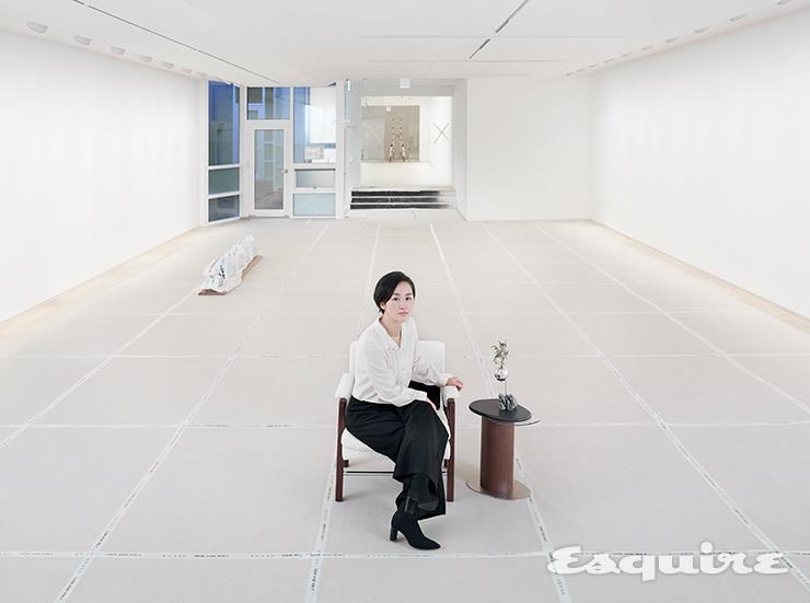 타데우스 로팍은 대사관이 즐비한 한남동 독서당로 ‘포트힐’에 자리를 잡았다.