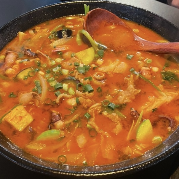 곤스