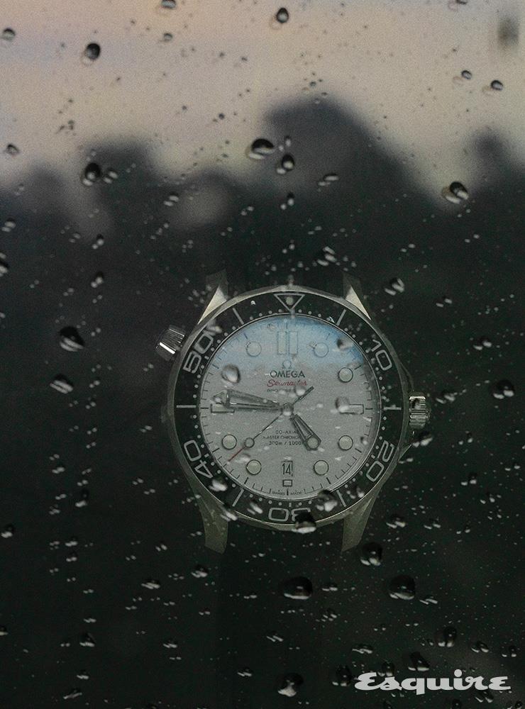 42mm 스틸 케이스의 오토매틱 무브먼트 시계 600만원대 오메가.