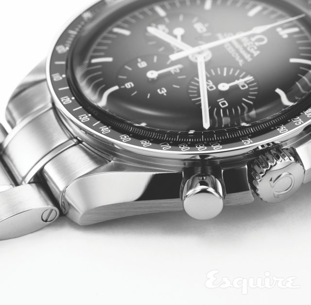 대형 시계 브랜드가 케이스 표면을 마감한 솜씨는 정말 훌륭하다. 폴리싱과 브러싱의 완성도와 밸런스, 태키미터 스케일의 미세하면서도 정확한 인쇄. 확대해서 봐도 실수가 없다.