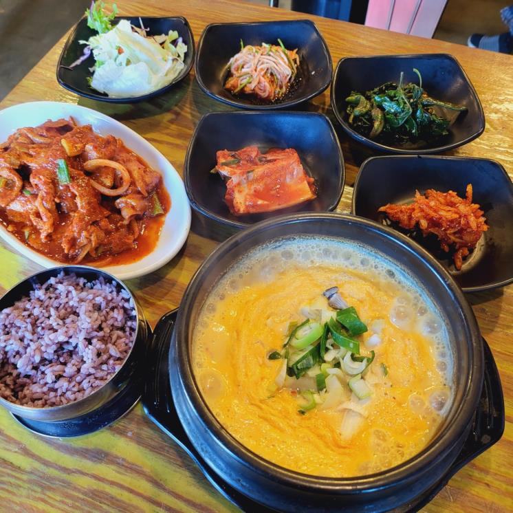 코리아식당 홍대점