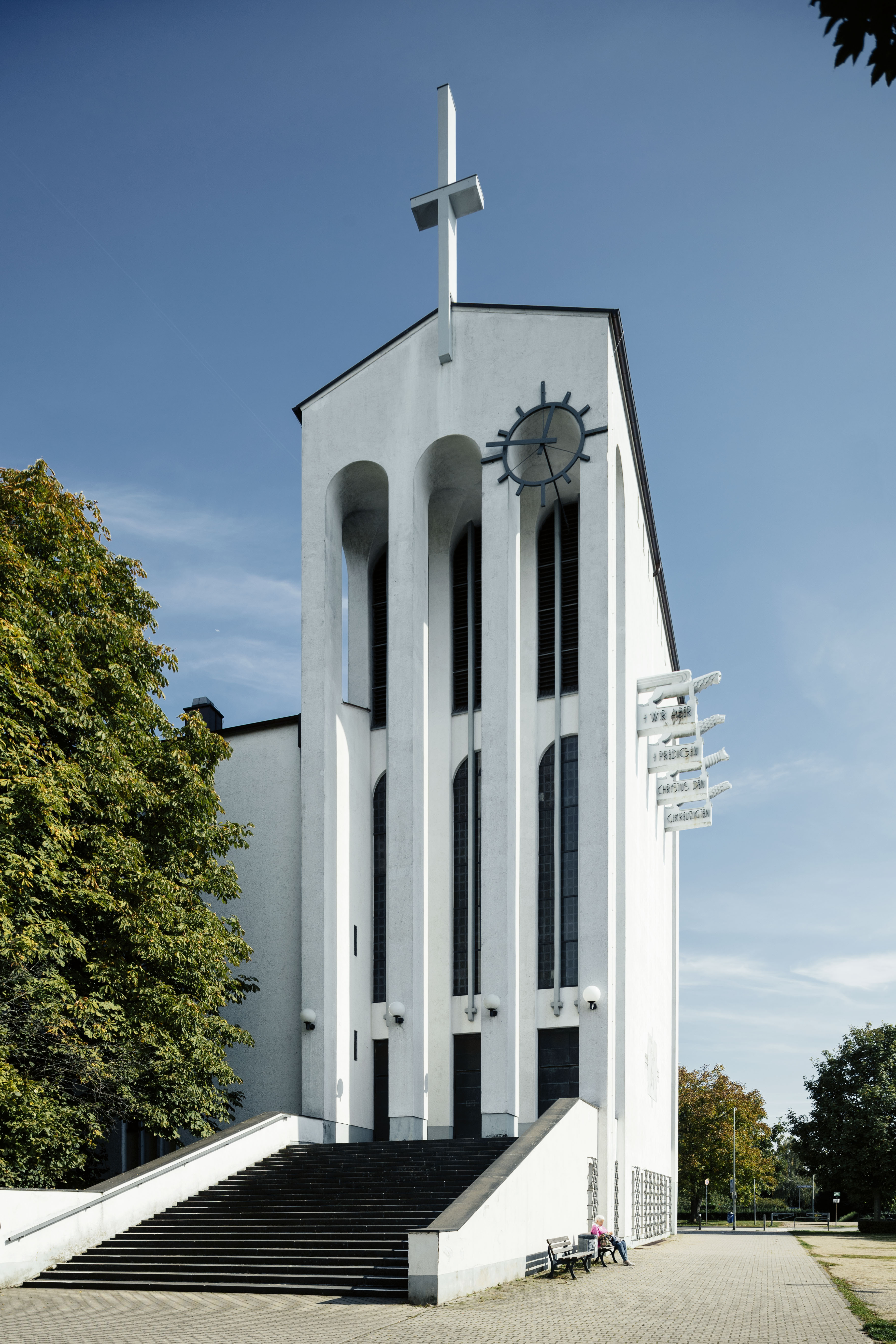 Siedlung / Housing estate Bornheimer Hang (1929– 30), Kirche, Architekt / architect: Ernst May Photo: © Tillmann Franzen, tillmannfranzen.com