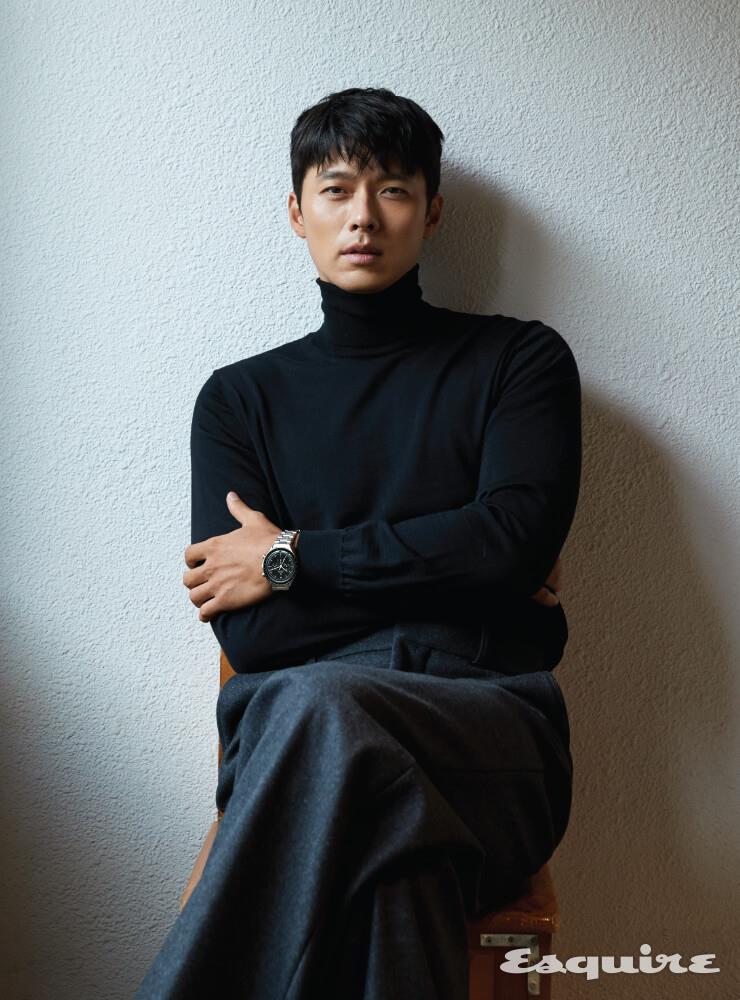 30분 카운터, 12시간 카운터 및 스몰 세컨즈 서브 다이얼을 탑재한 스테인리스스틸 케이스 스피드마스터 문워치 프로페셔널 크로노그래프.