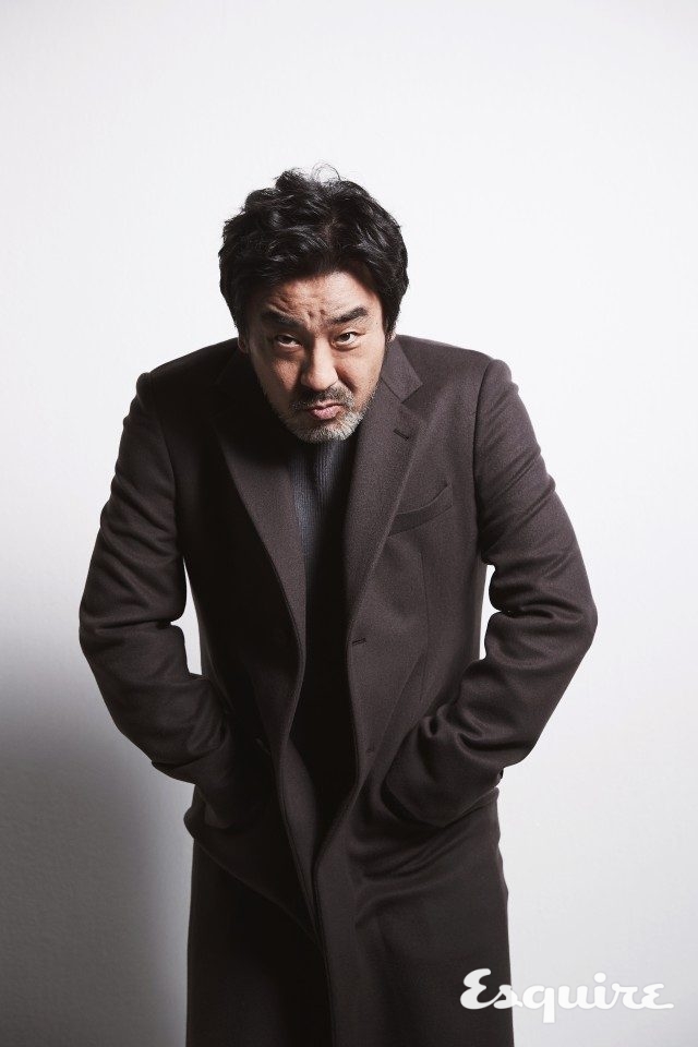 코트 조르지오 아르마니. 니트 톱 메종 마르지엘라 by 분더샵.