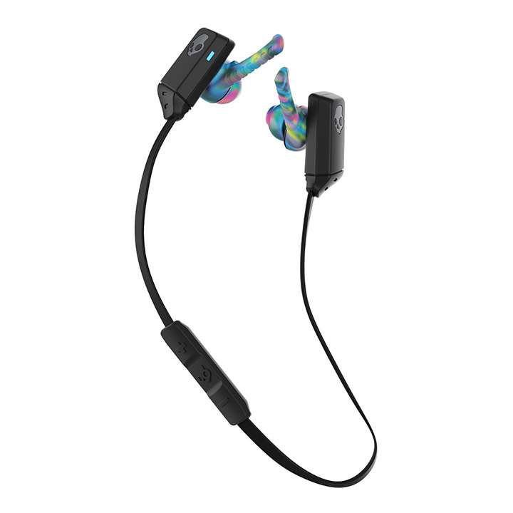 <b>22. Jabra Sport Coach Special Edition</b>
자브라 스포트 코치 스페셜 에디션은 기능이 많은 이어폰 중 하나다. 통합 트래킹 모션 센서와 개개인의 운동에 맞춘 크로스 트레이닝 어플리케이션 기능을 포함한다. 세계 최초로 자동 반복 횟수 세기 기능이 있는데, 몇 세트씩 피트니스 운동을 즐기는 이들에게 적합하다. 소음 차단, 최고의 음질, 놀라운 착용감도 장점이다. 땀으로 인한 고장은 3년까지 무상 수리를 보장하고 있다. 20만원대