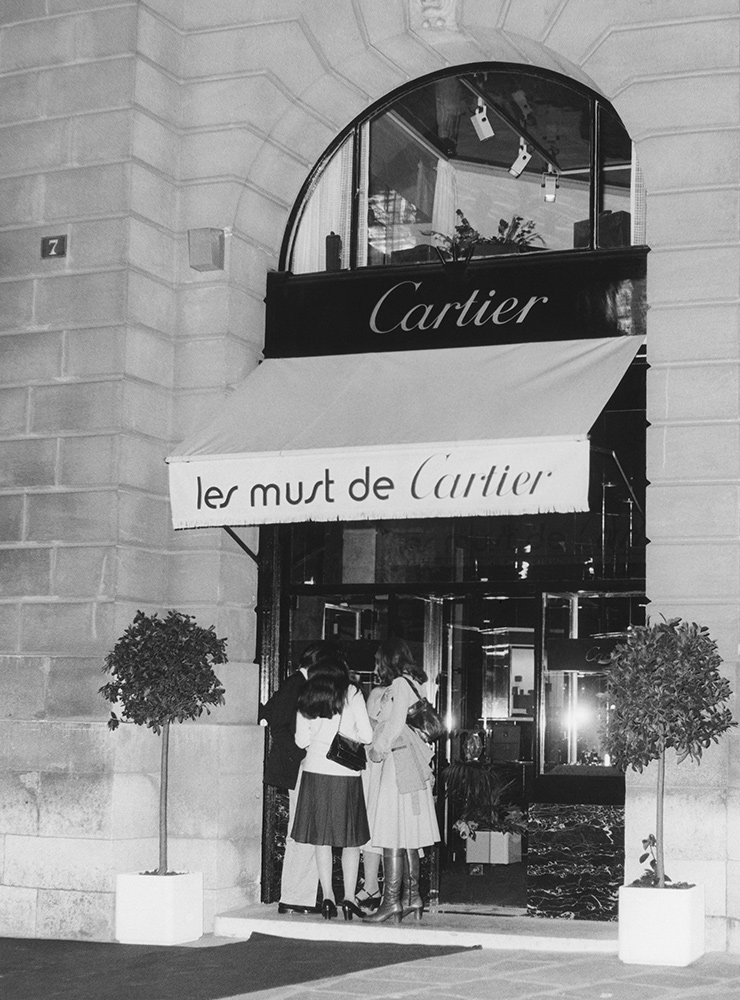 파리 방돔 광장의 레 머스트 드 까르띠에 부티크, 1975년. Documentation Cartier Paris © Gilbert Nencioli
