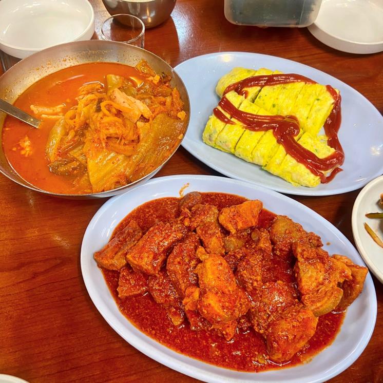 굴다리식당