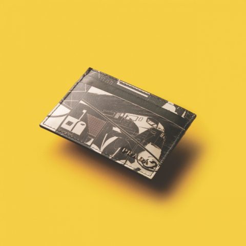 일러스트가 그려진 카드 지갑가격 미정 프라다.