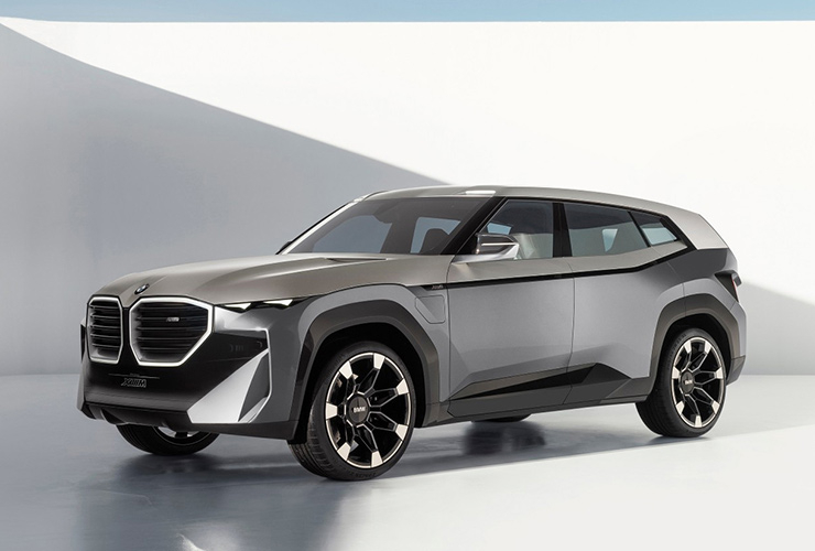 BMW는 우리나라에 가장 많은 PHEV 모델을 출시한 브랜드다. 글로벌 시장에서도 그렇다. XM도 PHEV이다. 그러니까 새로운 M 모델이 PHEV라고 추측하는 건 터무니없는 일이 아니다.
