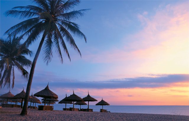 무한한 가능성의 여행지냐짱과 달랏 - 에스콰이어 Esquire Korea 2016년 11월