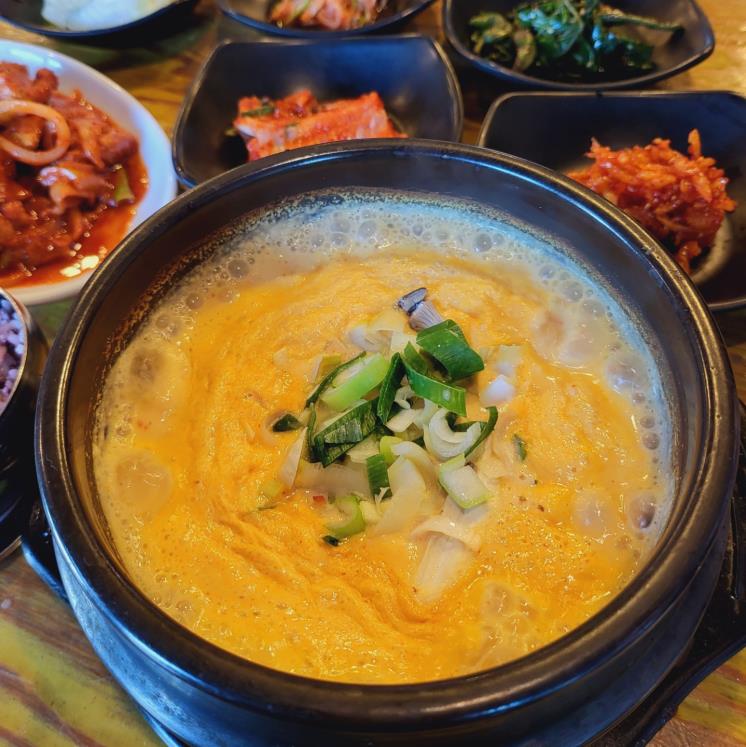 코리아식당 홍대점