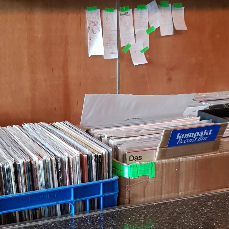 Kompakt record bar @___yeonyu