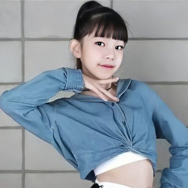 베이비 몬스터스 양채은 /온라인커뮤니티