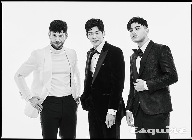 남성다움과 클래식함을 함께 보여주는 시카고 라이트. 모두 매치.